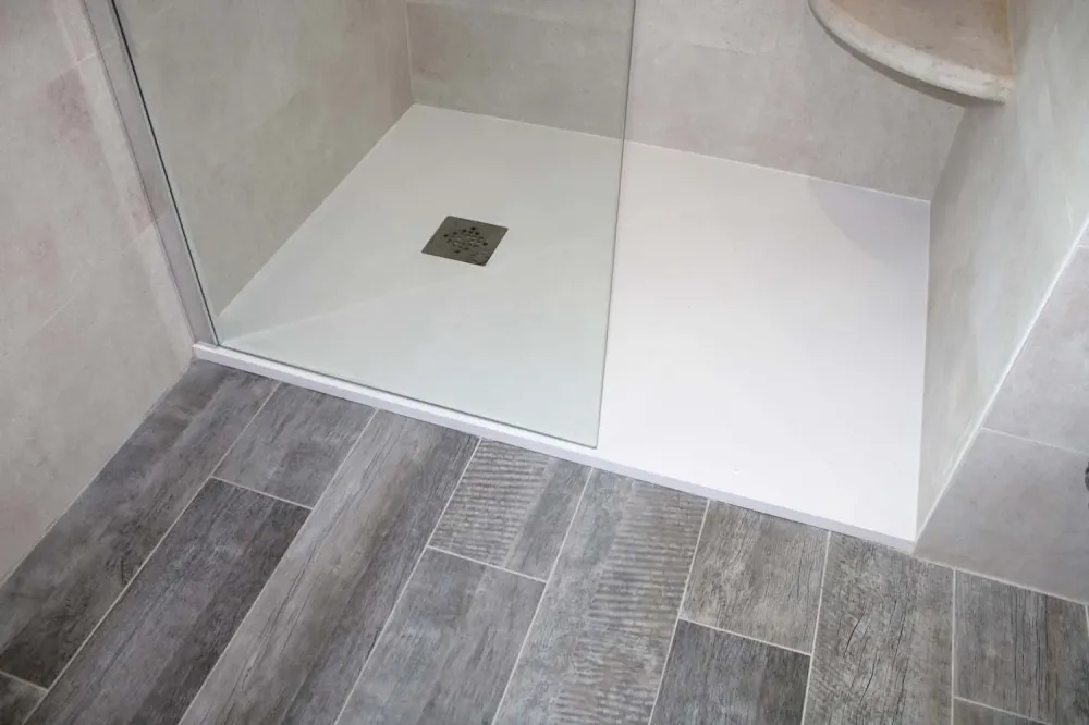 Receveur de douche près de Massy